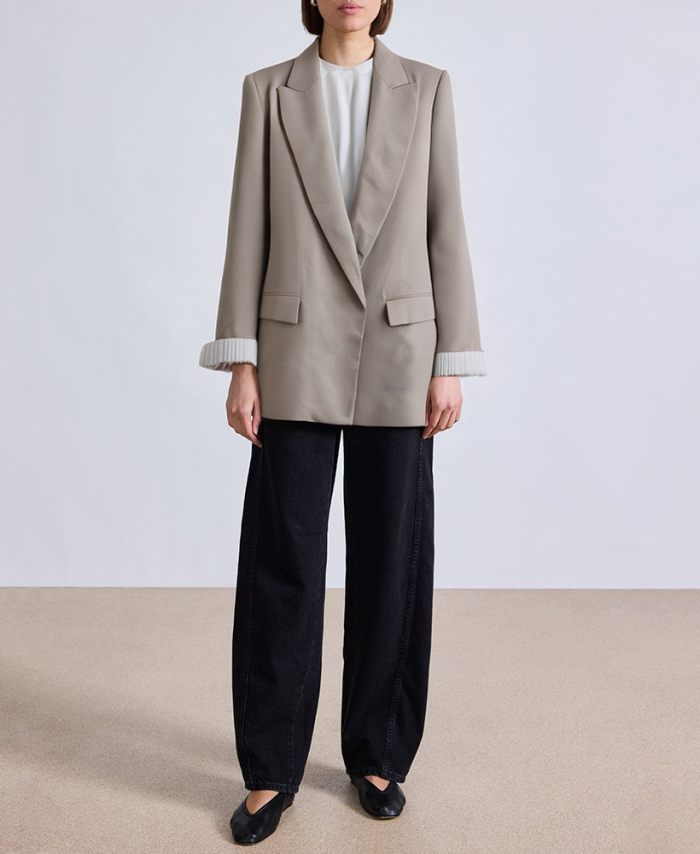 womens-suit-jacket-with-padded-shoulders-and-rolled-sleeves